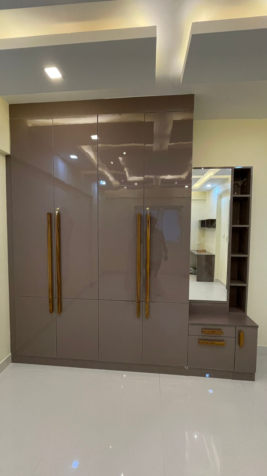 Brown Gloss Wardrobe — Bellandur Bangalore